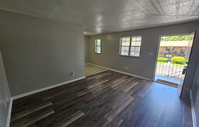 Renovated 1 bedroom apartment available now!