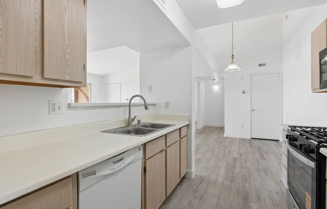 2 beds, 2 baths, $1,400, Unit # 2152