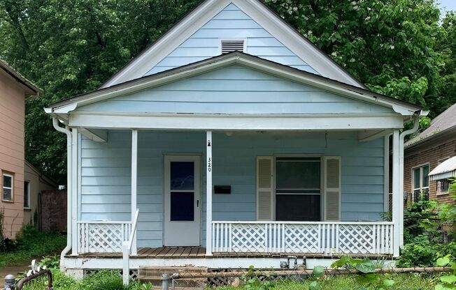 Adorable 2 Bedroom, 1 Bathroom in Kansas City!