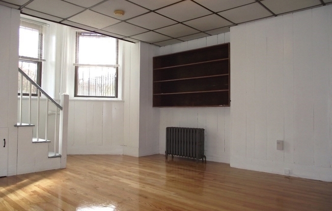 924 Beacon St.