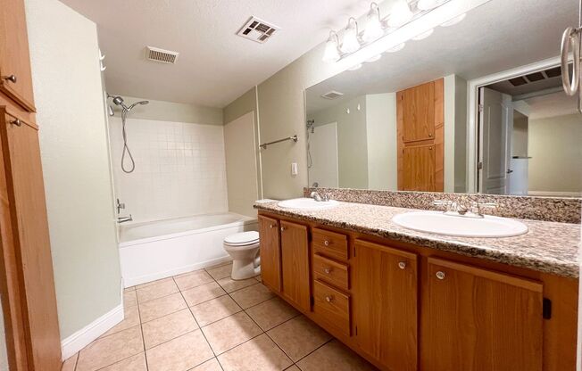 1 bed, 1 bath, $1,100, Unit # 1202