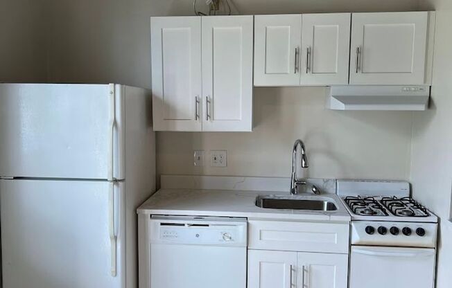 1 bed, 1 bath, $1,550, Unit S7