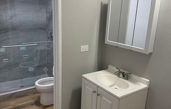 2 beds, 1 bath, $1,500, Unit 801-2D