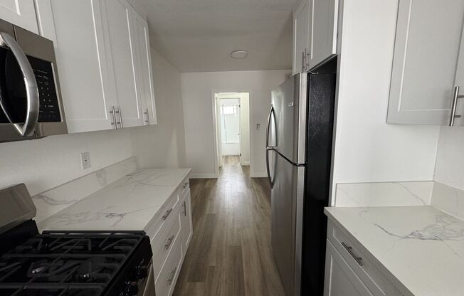 1 bed, 1 bath, 700 sqft, $2,399