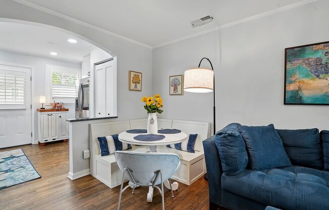 Fully FURNISHED Home, UTILITES included, CONVENIENT LOCATION!!