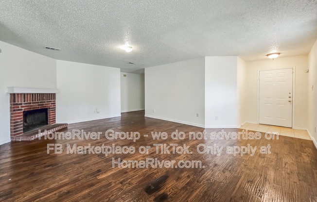 8011 MOSSTREE DR
