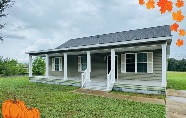 Charming 3-Bed, 2-Bath Home with Spacious Yard!