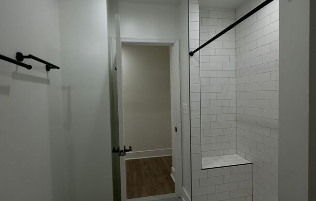 1 bed, 1 bath, $950, Unit Apt 3