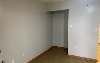 1 bed, 1 bath, $650