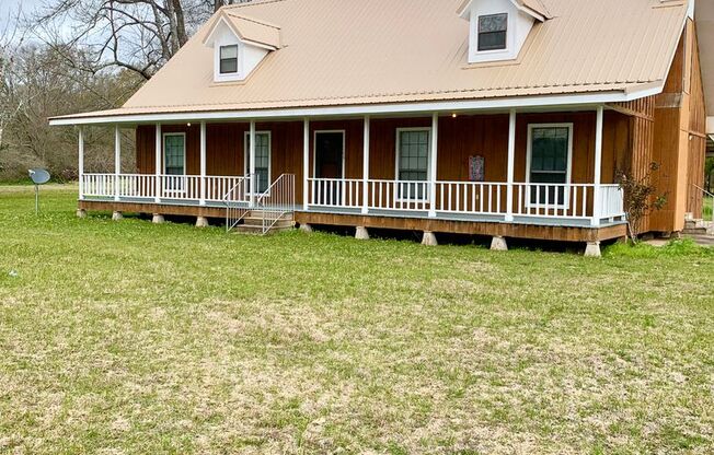 Spacious 4 Bedroom, 3 Bath Home in Carencro on 1 Acre Lot!