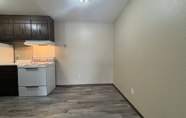 1 bed, 1 bath, 640 sqft, $847, Unit 103