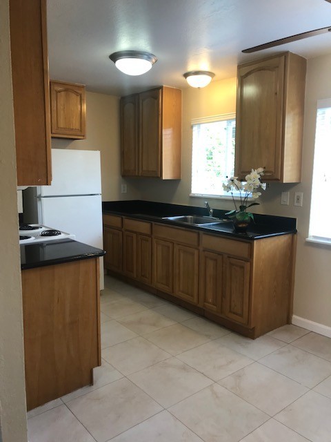 2 beds, 1 bath, 800 sqft, $2,395, Unit 925 Pomeroy Unit 04