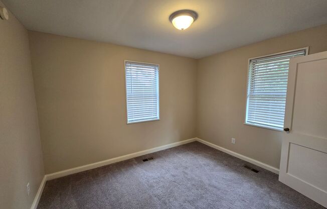 2 beds, 1 bath, $1,200