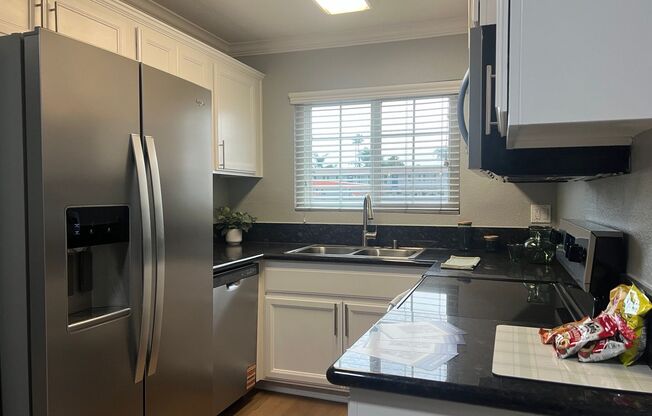 2 beds, 1 bath, 850 sqft, $2,575, Unit 801E