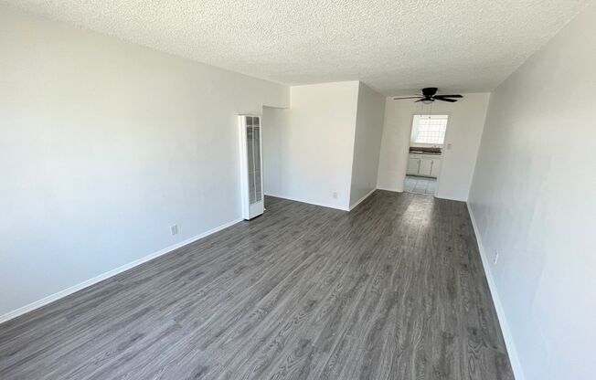 Nicely updated 2bd/1ba unit. Move in ready!