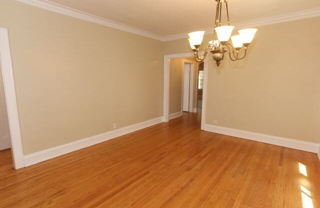 2619 GREENLEAF
