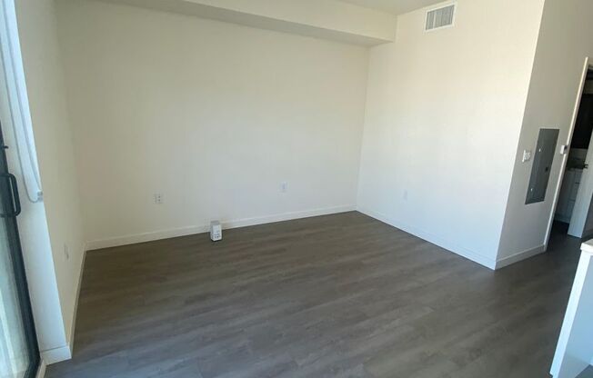 Studio, 1 bath, 436 sqft, $2,395, Unit Unit 414 (Furnished)