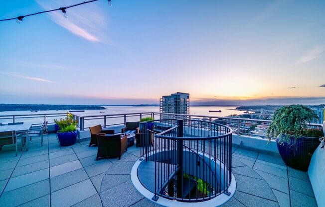 2Bd/2.5Ba Seattle  Penthouse