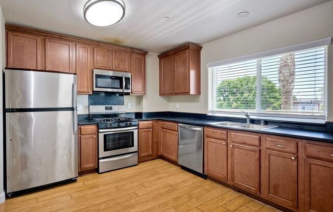 4 beds, 3.5 baths, 2,800 sqft, $4,695, Unit 210