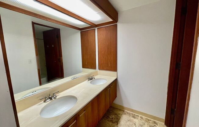 1Bedroom, 1 Bathroom Unit in Naniwa Gardens, Hawaii Kai, AVAILABLE NOW!