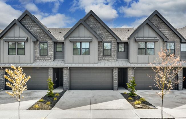 Luxury Townhome for Lease at the Courtyards at Hidden Crest - 6919 NE 132nd Way