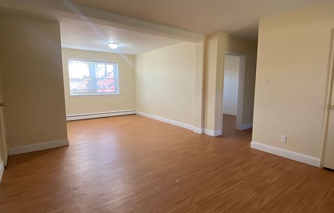 1 bed, 1 bath, 610 sqft, $995, Unit R204