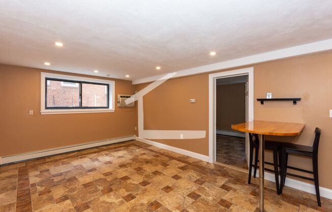HOT ALLSTON LISTING!!!!!