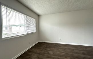 2 beds, 1 bath, 875 sqft, $2,100, Unit B07