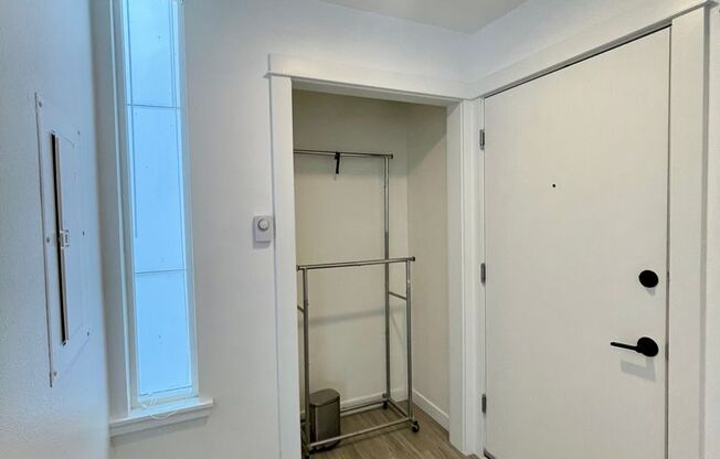 Studio, 1 bath, 275 sqft, $1,350, Unit 504