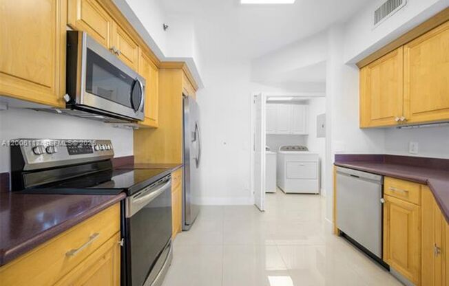 3255 NE 184th St # 12410 (A12006117)