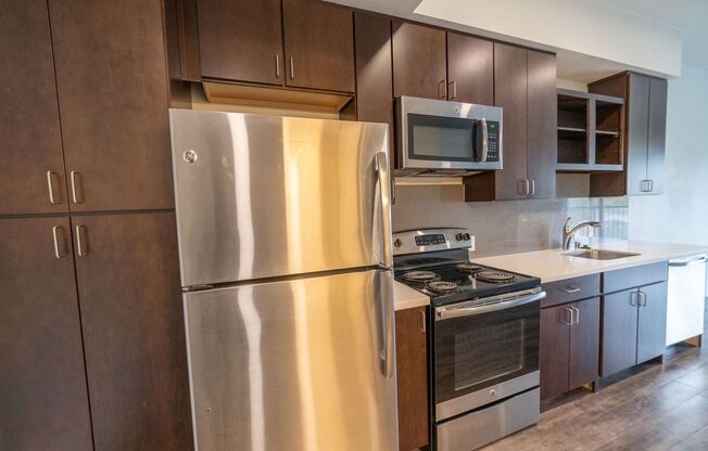 Studio, 1 bath, 420 sqft, $2,395, Unit Studio