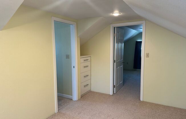 1 bed, 1 bath, $1,395, Unit 1548 Lincoln St. - B