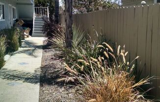 2 beds, 1 bath, 1,100 sqft, $2,200, Unit 3543 Grim Ave