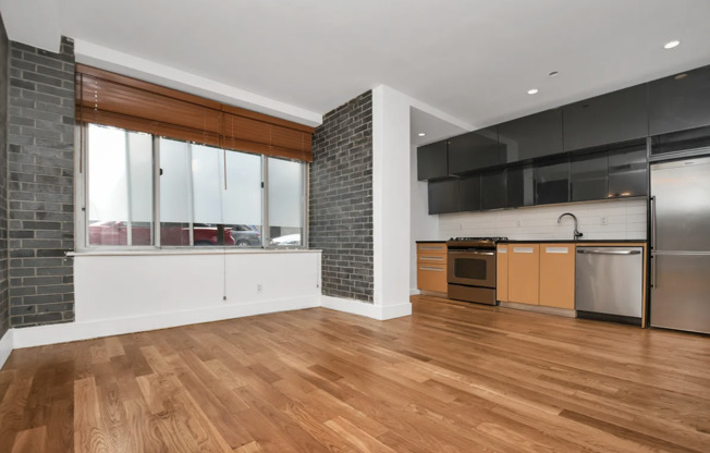 105 GRAND AVE