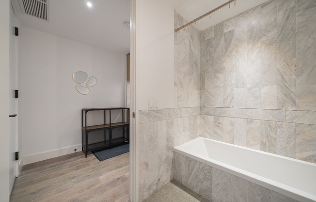 Studio, 1 bath, 467 sqft, $3,450, Unit 7M