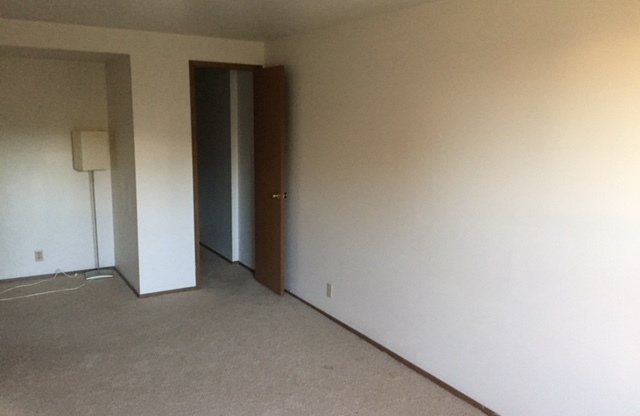 1 bed, 1 bath, 595 sqft, $1,550, Unit 306