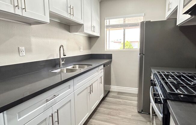 Studio, 1 bath, 650 sqft, $1,970, Unit 42