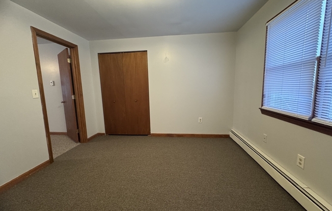 2 beds, 1 bath, 800 sqft, $1,550, Unit A