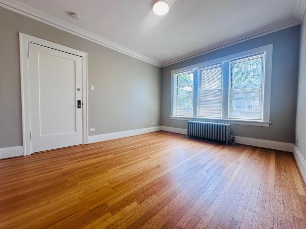 2742 W 66 ST