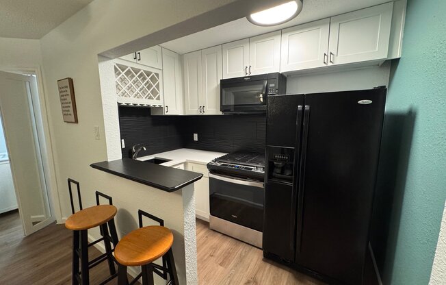 1123 DISRAELI CIR