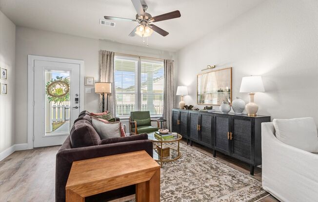 2 beds, 1 bath, 868 sqft, $1,950, Unit 4305