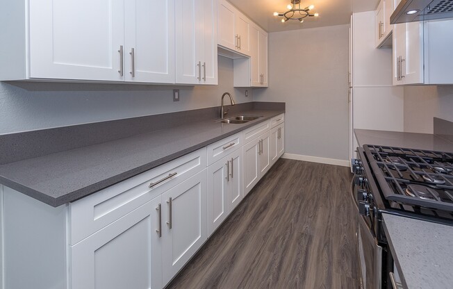 Beautifully Remodeled 1 bedroom Apartment in the heart of Long Beach - $1,950.00