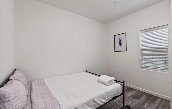 3 beds, 2 baths, 1,450 sqft, $1,400, Unit #206