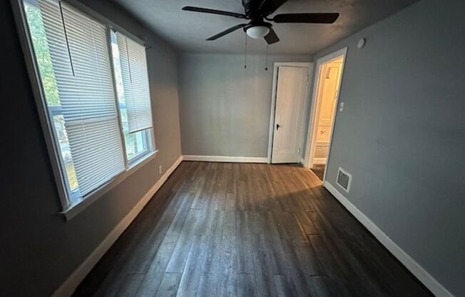 3 beds, 1 bath, $1,400