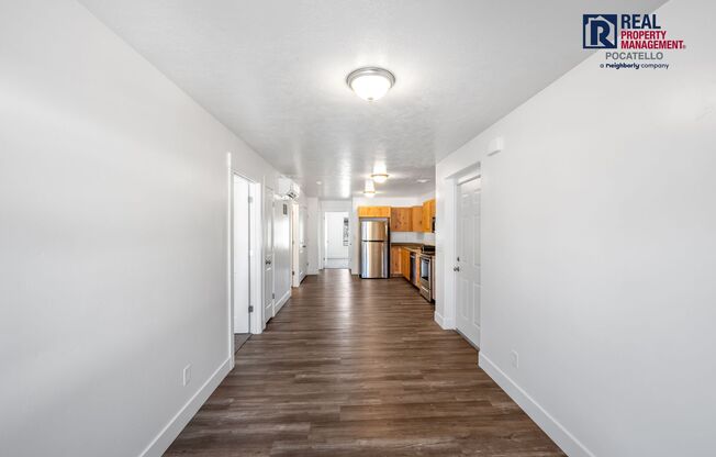 3 beds, 1 bath, 1,000 sqft, $1,000, Unit #209