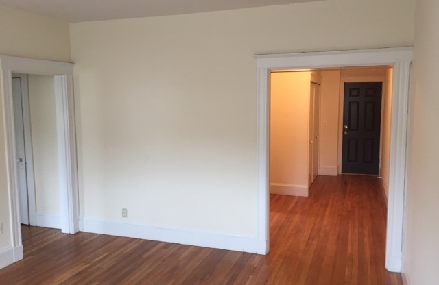 1 bed, 1 bath, 934 sqft, $2,500, Unit 02-014
