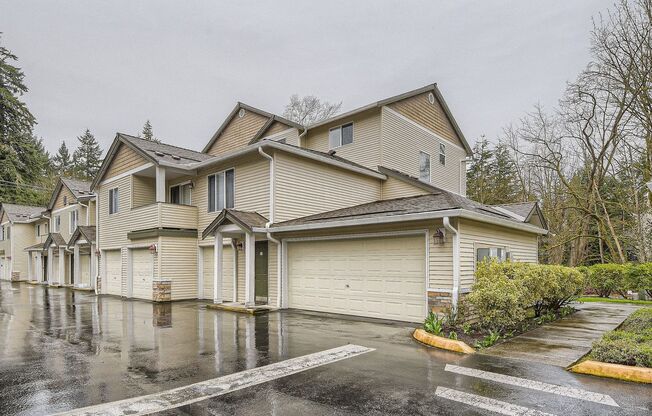 Beautiful 3 Bed 3 Bath Kirkland Townhome @ Villa Juanita!