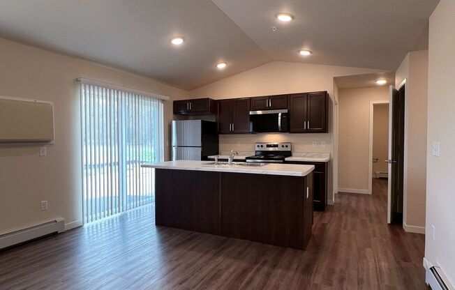 2 beds, 1 bath, 841 sqft, $1,499, Unit WT 405-18