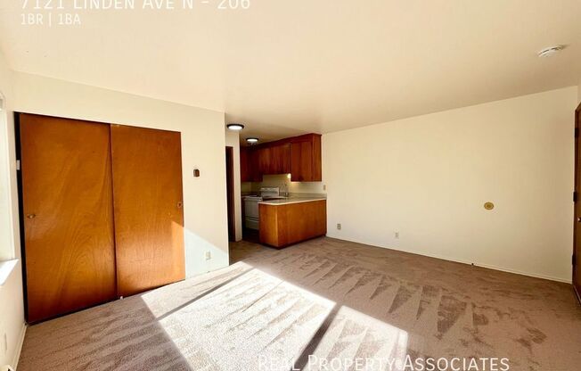 7121 LINDEN AVE N