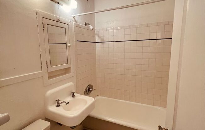 Studio, 1 bath, 535 sqft, $1,379, Unit 012